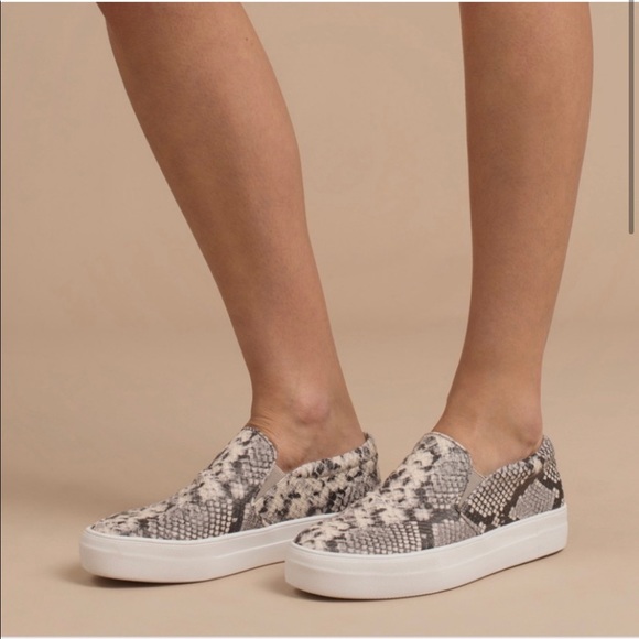 Steve Madden Shoes - Steve Madden Safary Snakeskin Textured Slip On Sneakers